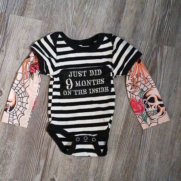 Just Did 9 months on the inside striped skull rose onesie Sz 3-6m NWOT - Picture 1 of 8
